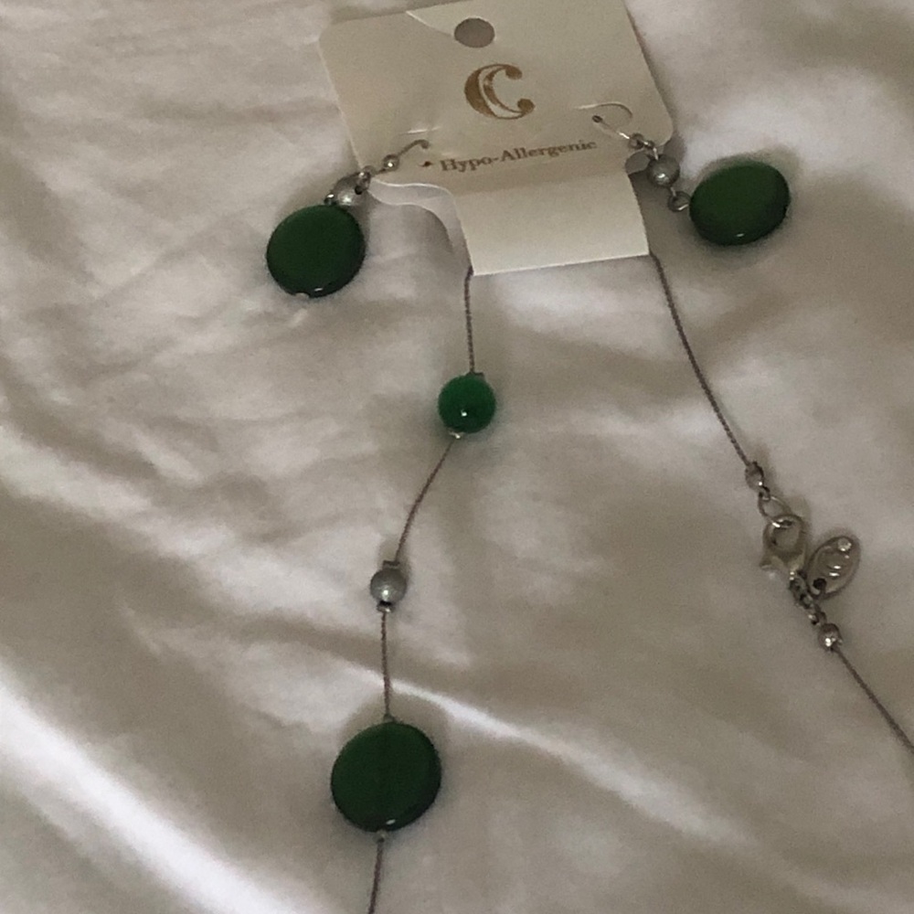 Green bead necklace